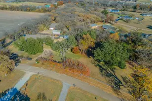 100 Spring Oak St, Lacy Lakeview, TX 76705 - Photo 36