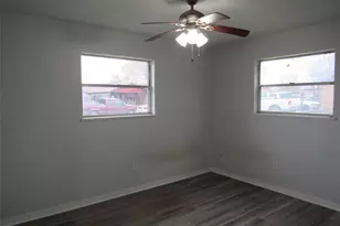 218 Virginia Dr, Lacy Lakeview, TX 76705 - Photo 12