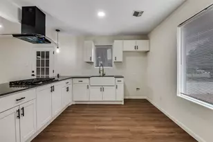 713 Hilltop Cir, DeSoto, TX 75115 - Photo 10