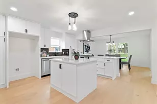 7652 El Pensador Dr, Dallas, TX 75248 - Photo 6