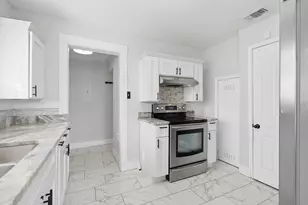 2703 Gladstone Dr, Dallas, TX 75211 - Photo 10