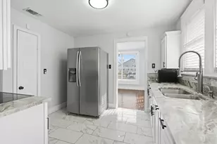 2703 Gladstone Dr, Dallas, TX 75211 - Photo 10