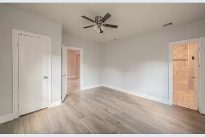 2141 S Jennings Avenue, Fort Worth, TX 76110 - Photo 16