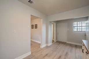 2141 S Jennings Ave, Fort Worth, TX 76110 - Photo 22