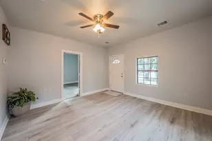 2141 S Jennings Ave, Fort Worth, TX 76110 - Photo 8