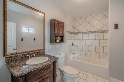 2141 S Jennings Avenue, Fort Worth, TX 76110 - Photo 18