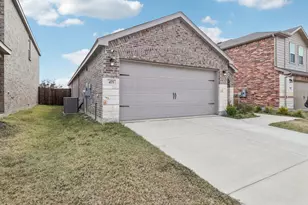 475 Grenada Lk Dr, Princeton, TX 75407 - Photo 2