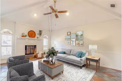 2036 Lavaca Trail, Carrollton, TX 75010 - Photo 6