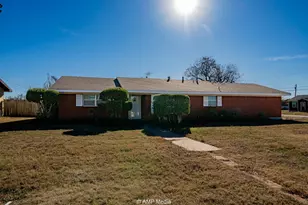 1631 20th St, Anson, TX 79501 - Photo 2