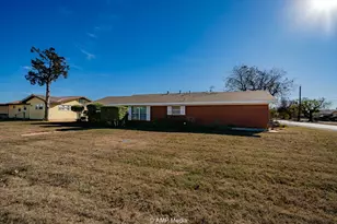 1631 20th St, Anson, TX 79501 - Photo 2