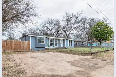 525 Pettit Drive, Newark, TX 76071 - Photo 2