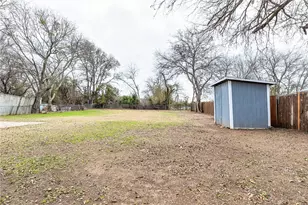 525 Pettit Dr, Newark, TX 76071 - Photo 22