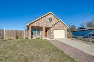 3901 Baylor St, Fort Worth, TX 76119 - Photo 2