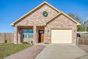 3901 Baylor St, Fort Worth, TX 76119 - Photo 4