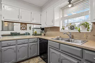 107 Woody Ray Dr, Elm Mott, TX 76640 - Photo 12