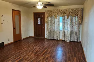 817 N Lacy Dr, Lacy Lakeview, TX 76705 - Photo 2