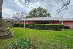 817 N Lacy Dr, Lacy Lakeview, TX 76705 - Photo 24