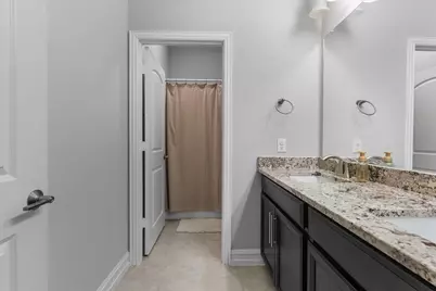 817 Crest Breeze Drive, Fort Worth, TX 76052 - Photo 12