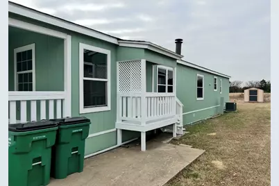 315 Glenwood Street, Gainesville, TX 76240 - Photo 2