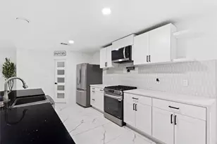 1403 Carriage Ln, Garland, TX 75043 - Photo 4