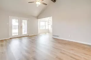 921 Willow Cir S, Burleson, TX 76028 - Photo 14