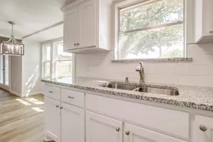 921 Willow Cir S, Burleson, TX 76028 - Photo 20