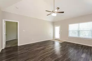 809 Bahar Ct, Arlington, TX 76010 - Photo 4