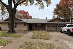 1202 Red Oak, Ennis, TX 75119 - Photo 2