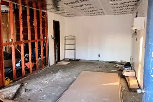 176 E North St, Jacksboro, TX 76458 - Photo 22