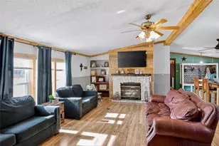 176 E North St, Jacksboro, TX 76458 - Photo 4