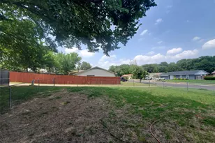 1517 Frio Ln, Garland, TX 75040 - Photo 2