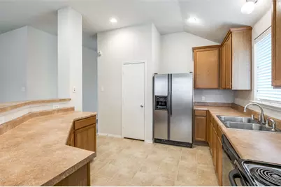 1313 Illinois Avenue, Lancaster, TX 75134 - Photo 8