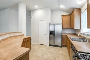 1313 Illinois Ave, Lancaster, TX 75134 - Photo 8