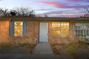 216 Pine Meadow Dr, Kennedale, TX 76060 - Photo 2