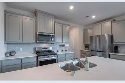 6017 Wildflower Way, Little Elm, TX 76227 - Photo 2