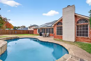 503 Aurora Dr, Euless, TX 76039 - Photo 2