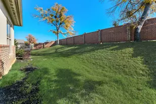 8841 Creek Run Rd, Fort Worth, TX 76120 - Photo 24