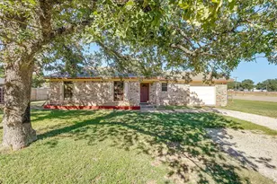2295 E Renfro St, Burleson, TX 76028 - Photo 2