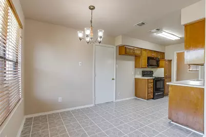 2295 E Renfro Street, Burleson, TX 76028 - Photo 22