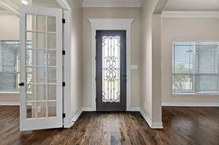 337 Kenyon Ct, Granbury, TX 76049 - Photo 2