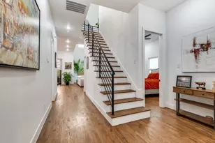 713 Wayne St, Dallas, TX 75223 - Photo 2