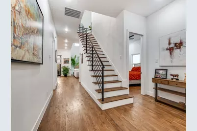 713 Wayne Street, Dallas, TX 75223 - Photo 2