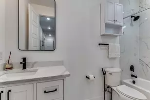 713 Wayne St, Dallas, TX 75223 - Photo 16