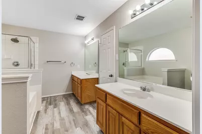 1924 Kingsbrook Trail, Fort Worth, TX 76120 - Photo 14