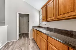 1924 Kingsbrook Trail, Fort Worth, TX 76120 - Photo 10