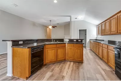 1924 Kingsbrook Trail, Fort Worth, TX 76120 - Photo 8