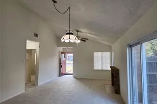 517 Harvest Hill St, Lewisville, TX 75067 - Photo 8