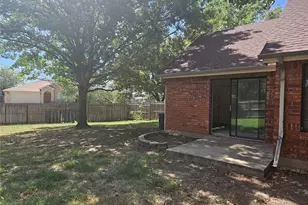 3104 Morning Meadow Ln, Grand Prairie, TX 75052 - Photo 18