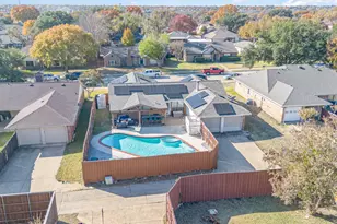 913 Sandhurst Dr, Plano, TX 75025 - Photo 2