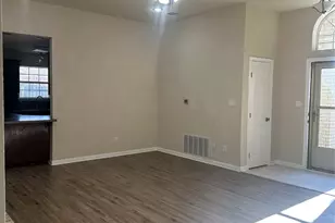 208 Pearl Dr, Hewitt, TX 76643 - Photo 2